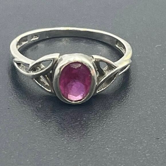 Sterling Silver 925 Celtic Knot Oval Bezel Set Red Ruby July Love Ring Sz 8.5 - Picture 6 of 8